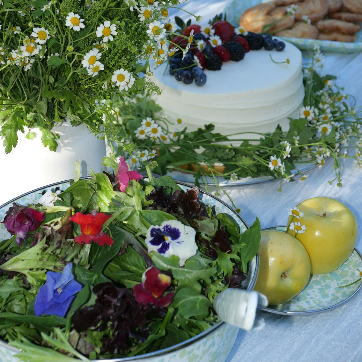 Jardin Large Salad Bowl