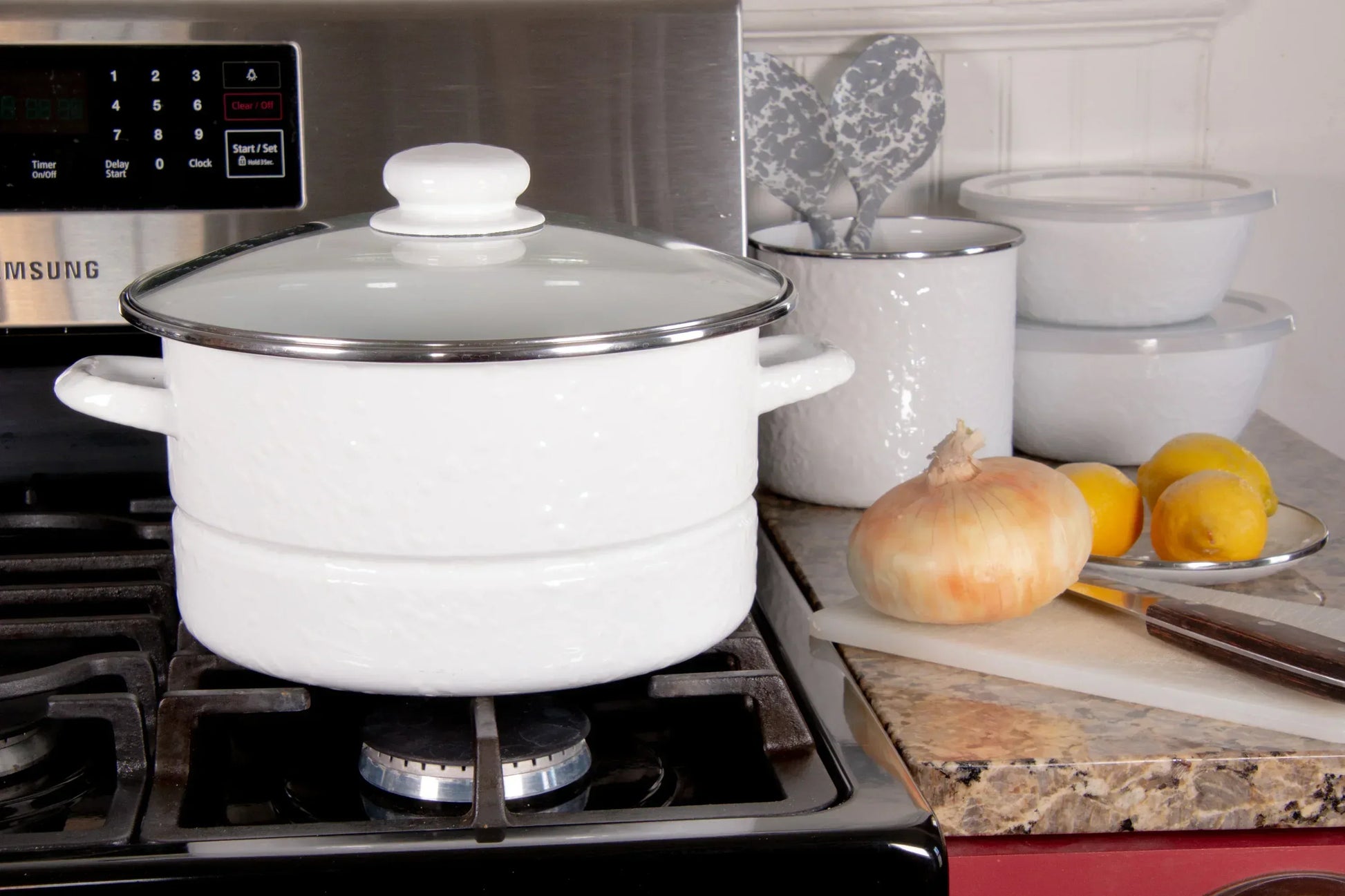 WW72 - White Solid 6 Qt Stock Pot - Golden Rabbit Enamelware